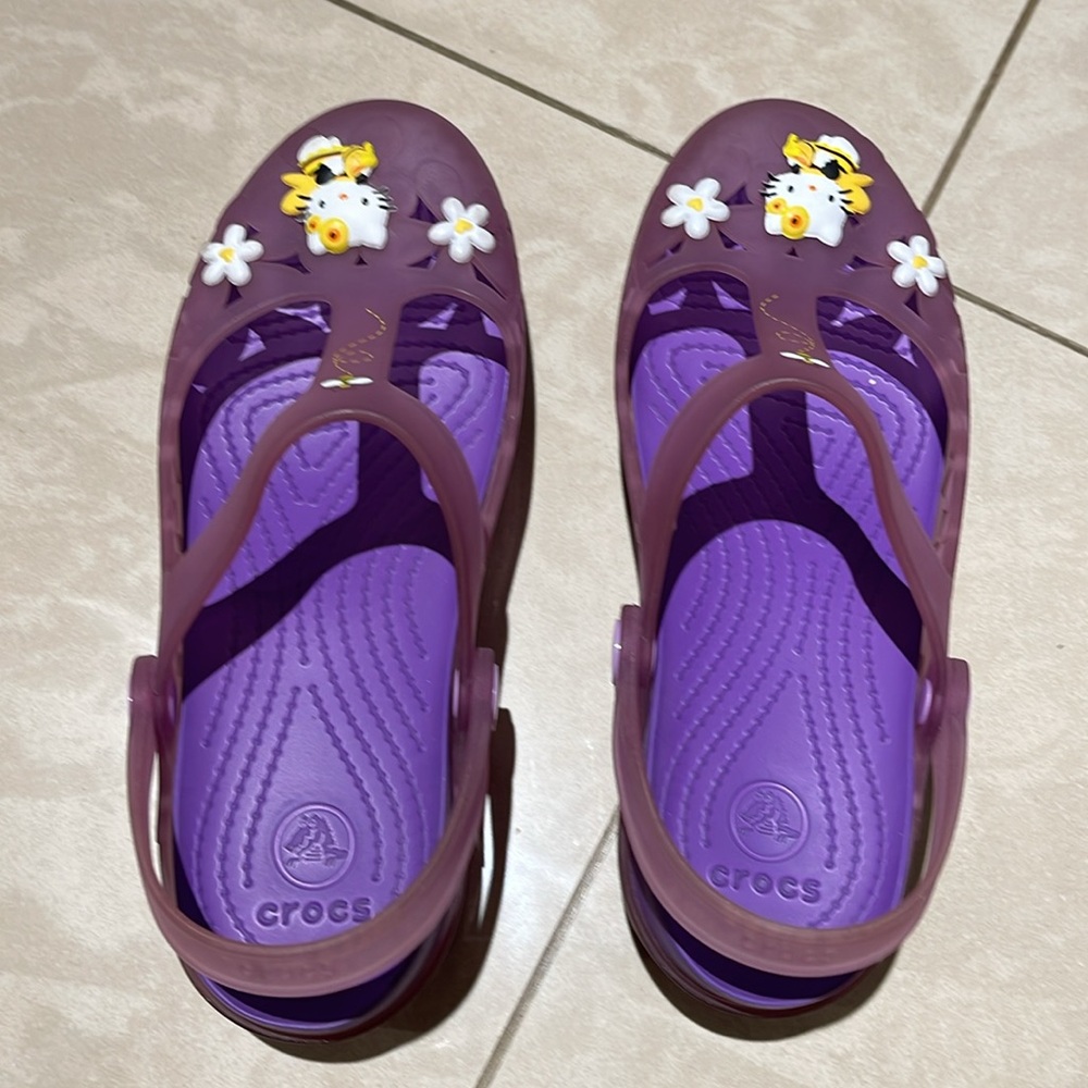 CROCS Hello Kitty-Purple Sandals with Strap size W6 very good used condition - Picture 2 of 6